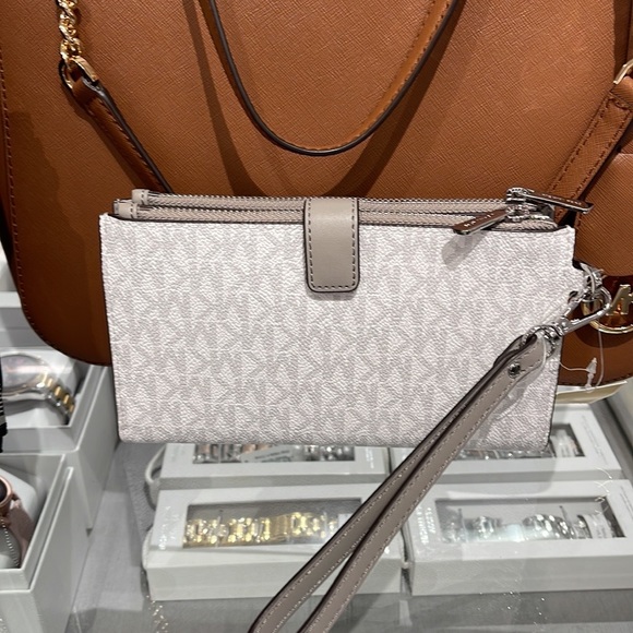 MICHAEL KORS LARGE DOUBLE ZIP WRISTLET PHONEHOLDER WALLET CLUTCH
BRIGHT WHITE - Picture 2 of 16